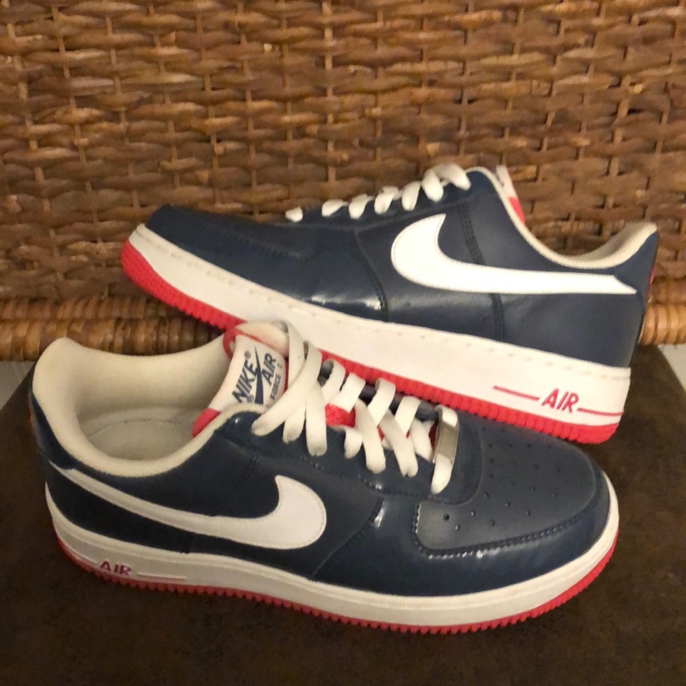 Nike Air Force 1 - Practically New!
